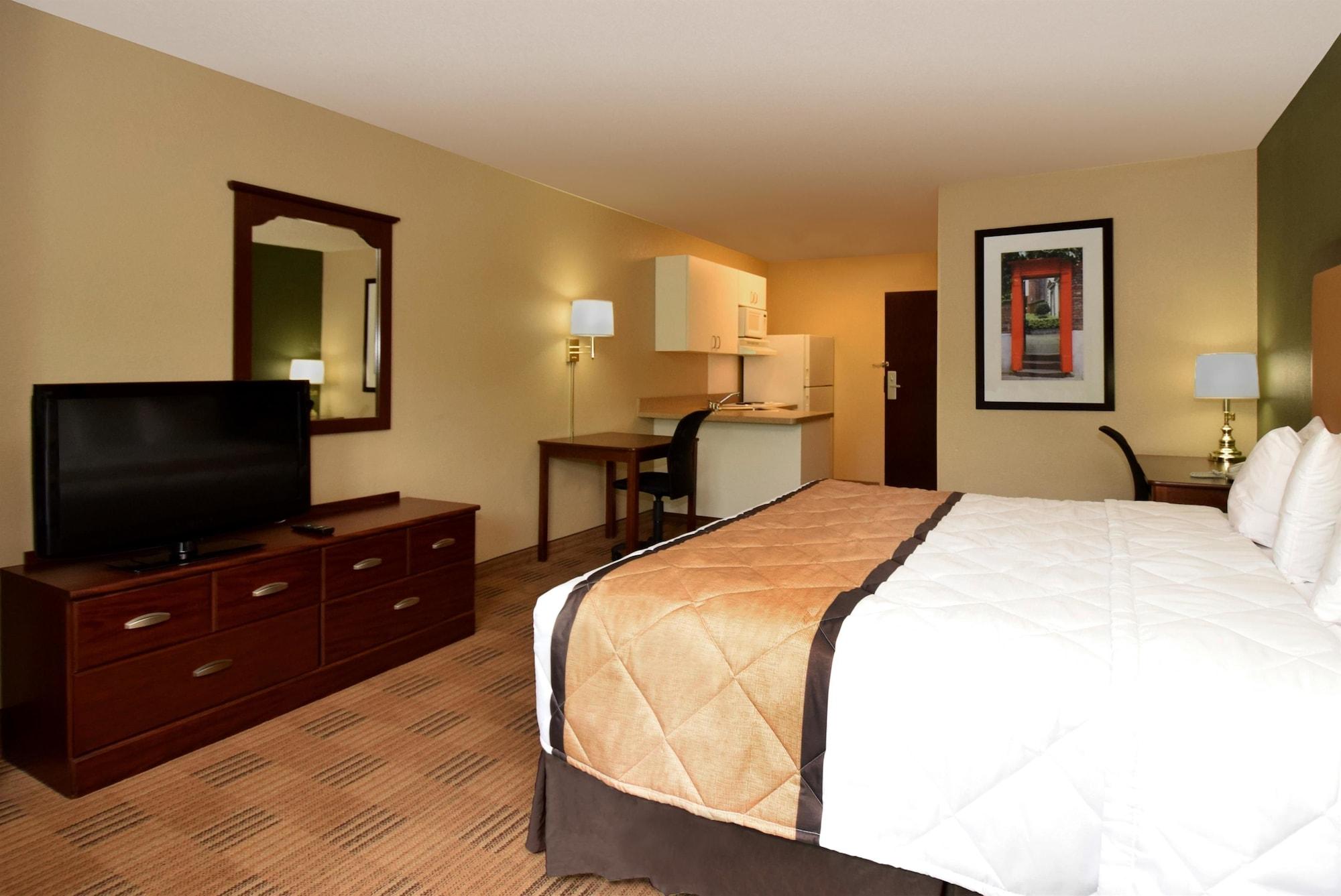 Extended Stay America Select Suites - Tampa - North - Usf - Attractions Temple Terrace Exterior photo