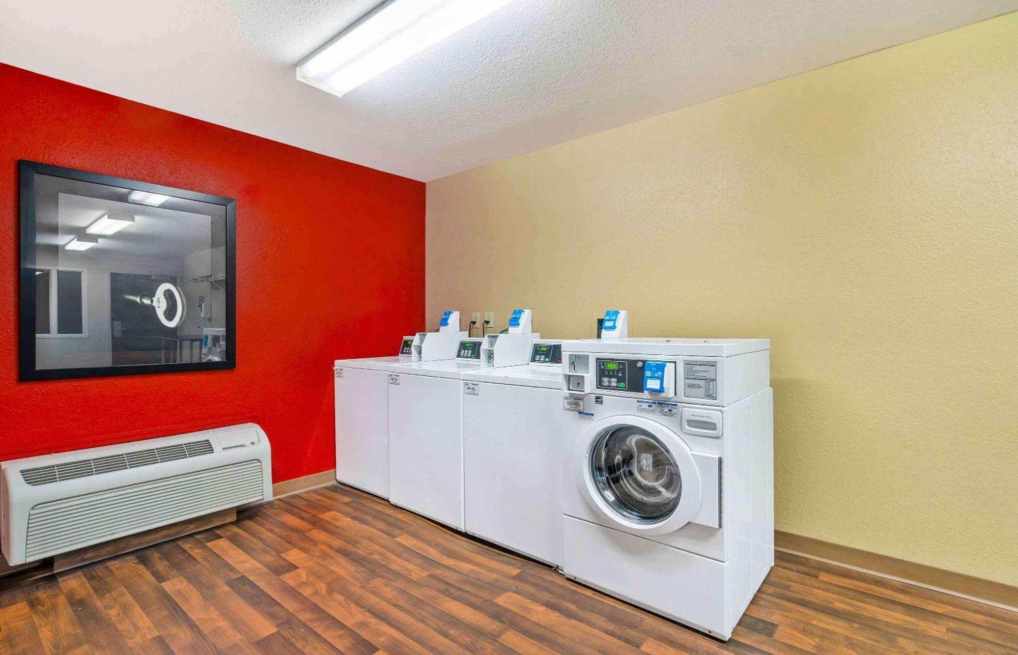 Extended Stay America Select Suites - Tampa - North - Usf - Attractions Temple Terrace Exterior photo